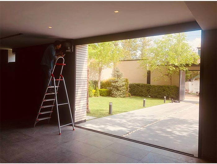 روش‌های-نگهداری-درب-برقی-پارکینگ-برای-عمر-بیشتر